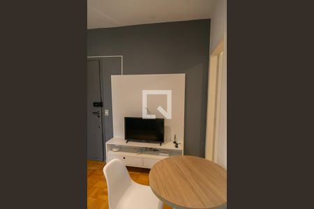 Sala de kitnet/studio à venda com 1 quarto, 35m² em Centro Histórico, Porto Alegre