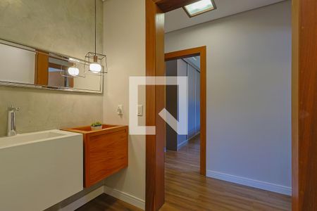 Casa de condomínio à venda com 430m², 4 quartos e 4 vagas Casa de condomínio à venda com 430m², 4 quartos e 4 vagasBanheiro