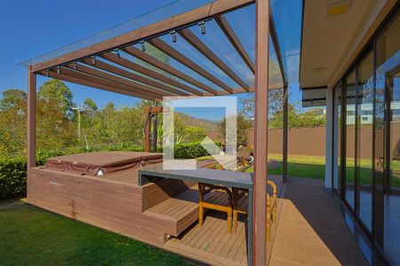 Casa de condomínio à venda com 430m², 4 quartos e 4 vagas Casa de condomínio à venda com 430m², 4 quartos e 4 vagasSpa