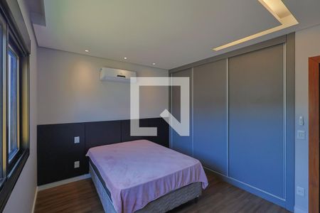 Casa de condomínio à venda com 430m², 4 quartos e 4 vagas Casa de condomínio à venda com 430m², 4 quartos e 4 vagasQuarto 3