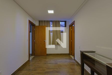 Casa de condomínio à venda com 430m², 4 quartos e 4 vagas Casa de condomínio à venda com 430m², 4 quartos e 4 vagasSuíte 2