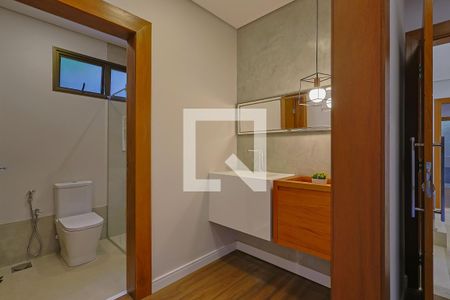 Casa de condomínio à venda com 430m², 4 quartos e 4 vagas Casa de condomínio à venda com 430m², 4 quartos e 4 vagasBanheiro