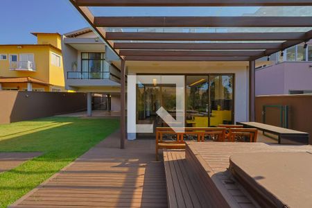 Casa de condomínio à venda com 430m², 4 quartos e 4 vagas Casa de condomínio à venda com 430m², 4 quartos e 4 vagasSpa