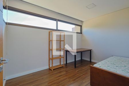 Casa de condomínio à venda com 430m², 4 quartos e 4 vagas Casa de condomínio à venda com 430m², 4 quartos e 4 vagasQuarto 4