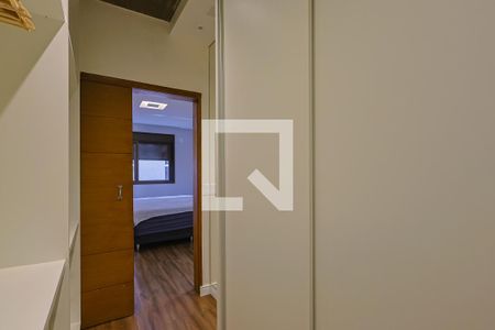 Casa de condomínio à venda com 430m², 4 quartos e 4 vagas Casa de condomínio à venda com 430m², 4 quartos e 4 vagasSuíte