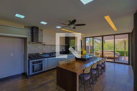 Casa de condomínio à venda com 430m², 4 quartos e 4 vagas Casa de condomínio à venda com 430m², 4 quartos e 4 vagasÁrea gourmet