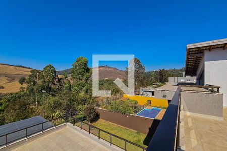 Casa de condomínio à venda com 430m², 4 quartos e 4 vagas Casa de condomínio à venda com 430m², 4 quartos e 4 vagasVaranda