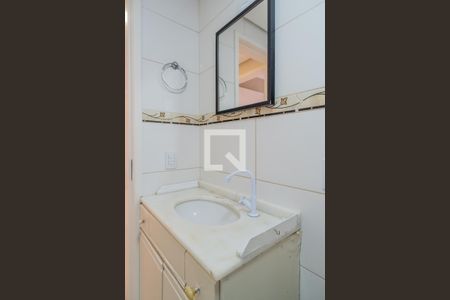 Banheiro de apartamento à venda com 2 quartos, 62m² em Partenon, Porto Alegre