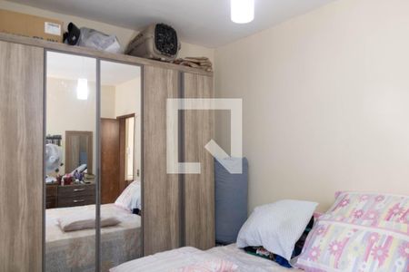 Quarto de apartamento à venda com 2 quartos, 67m² em Conjunto Califórnia, Belo Horizonte