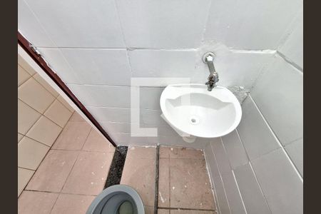 Banheiro de kitnet/studio para alugar com 1 quarto, 23m² em Botafogo, Rio de Janeiro