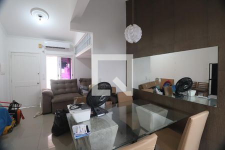 Sala de casa de condomínio para alugar com 3 quartos, 96m² em Rio Branco, Canoas