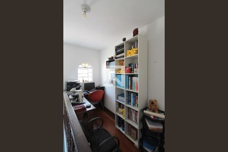 Hall dos Quartos de casa à venda com 3 quartos, 200m² em Serrano, Belo Horizonte