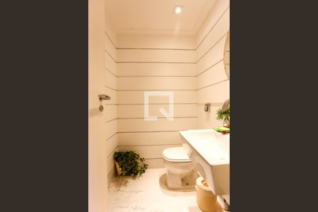 Lavabo de apartamento à venda com 4 quartos, 210m² em Vila Suzana, São Paulo