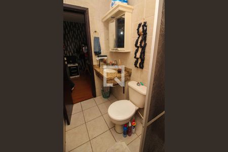 Casa de condomínio à venda com 175m², 3 quartos e 2 vagas Casa de condomínio à venda com 175m², 3 quartos e 2 vagasBanheiro da Suíte