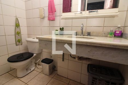 Casa de condomínio à venda com 175m², 3 quartos e 2 vagas Casa de condomínio à venda com 175m², 3 quartos e 2 vagasBanheiro Social