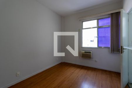 Quarto 2 de apartamento para alugar com 2 quartos, 65m² em Grajaú, Rio de Janeiro