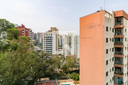 Varanda vista de apartamento à venda com 2 quartos, 52m² em Vila Andrade, São Paulo