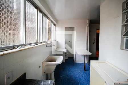 Apartamento à venda com 130m², 4 quartos e 2 vagas Apartamento à venda com 130m², 4 quartos e 2 vagasÁrea de Serviço