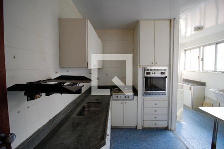 Cozinha de apartamento à venda com 4 quartos, 130m² em Santo Antônio, Belo Horizonte