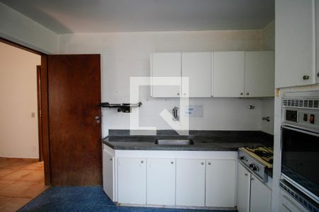 Cozinha de apartamento à venda com 4 quartos, 130m² em Santo Antônio, Belo Horizonte