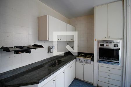 Cozinha de apartamento à venda com 4 quartos, 130m² em Santo Antônio, Belo Horizonte