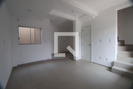 Sala de casa à venda com 2 quartos, 70m² em Niterói, Canoas