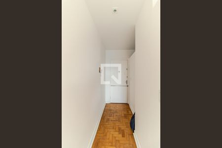 Corredor de Entrada de apartamento à venda com 2 quartos, 75m² em Pacaembu, São Paulo