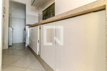 Cozinha de apartamento à venda com 2 quartos, 75m² em Pacaembu, São Paulo