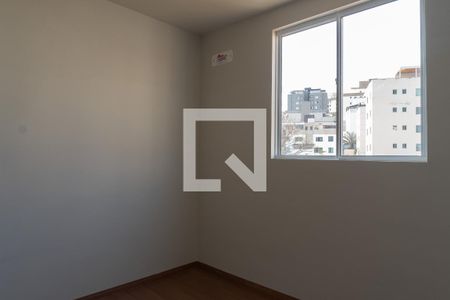 quarto 2 de apartamento para alugar com 2 quartos, 45m² em Cabral, Contagem