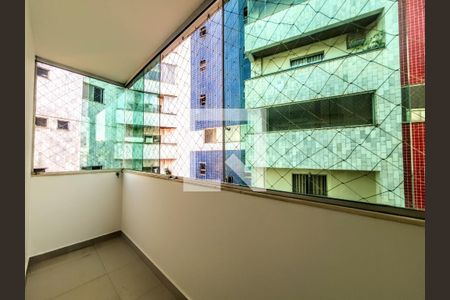 Sala de apartamento à venda com 3 quartos, 76m² em Sagrada Família, Belo Horizonte