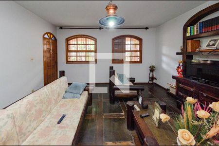 Sala de casa à venda com 4 quartos, 290m² em Caiçaras, Belo Horizonte