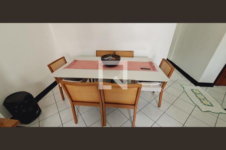 Sala  de apartamento para alugar com 2 quartos, 90m² em Canto do Forte, Praia Grande