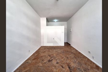 Apartamento à venda com 24m², 1 quarto e sem vagaSala/Quarto