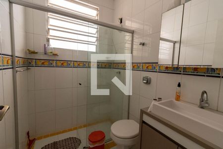 Banheiro de apartamento à venda com 3 quartos, 89m² em Santana, Porto Alegre