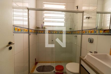 Banheiro de apartamento à venda com 3 quartos, 89m² em Santana, Porto Alegre