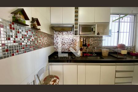 Cozinha de apartamento à venda com 2 quartos, 53m² em Nova Gameleira, Belo Horizonte