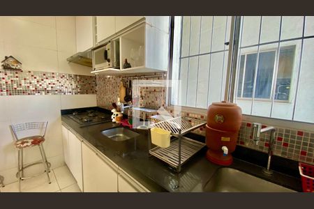 Cozinha de apartamento à venda com 2 quartos, 53m² em Nova Gameleira, Belo Horizonte