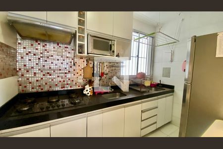 Cozinha de apartamento à venda com 2 quartos, 53m² em Nova Gameleira, Belo Horizonte