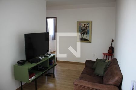 Sala de apartamento para alugar com 2 quartos, 44m² em Milionários, Belo Horizonte