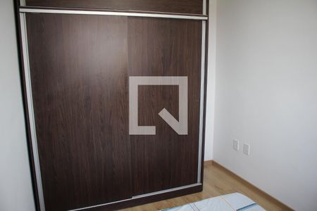 Quarto 2 de apartamento para alugar com 2 quartos, 44m² em Milionários, Belo Horizonte