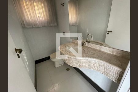 Casa de condomínio para alugar com 650m², 5 quartos e 4 vagas Casa de condomínio para alugar com 650m², 5 quartos e 4 vagasLavabo