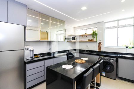 Cozinha de apartamento à venda com 3 quartos, 95m² em Cidade Nova, Belo Horizonte