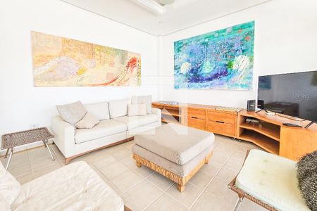 Sala de casa de condomínio para alugar com 4 quartos, 290m² em Enseada, Guarujá