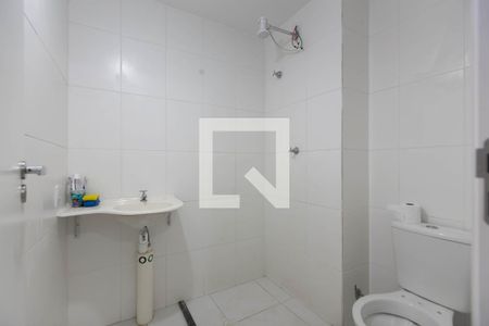 Banheiro de apartamento para alugar com 1 quarto, 19m² em Jardim Helena, São Paulo