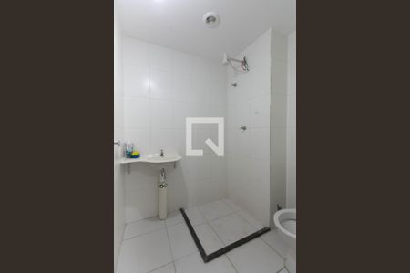 Banheiro de apartamento para alugar com 1 quarto, 19m² em Jardim Helena, São Paulo