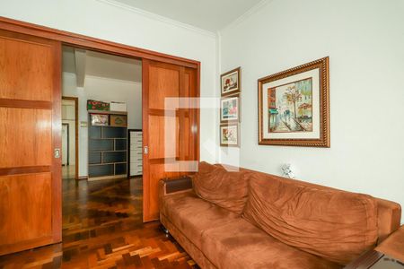 Sala de TV de apartamento à venda com 2 quartos, 95m² em Independência, Porto Alegre