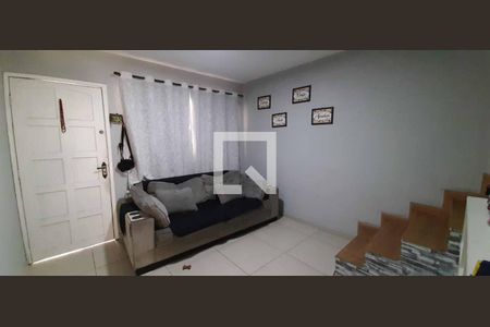 Sala de casa para alugar com 2 quartos, 80m² em Vila Yolanda, Osasco