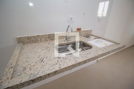 Cozinha de apartamento à venda com 2 quartos, 71m² em Vila Picinin, São Paulo