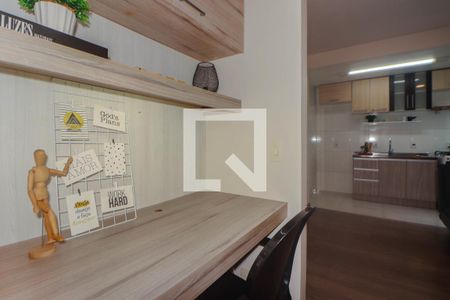 Corredor de apartamento à venda com 1 quarto, 49m² em Humaitá, Porto Alegre