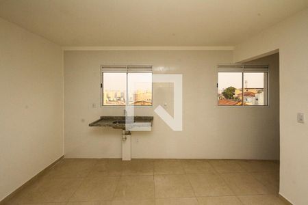 Sala e Cozinha de apartamento para alugar com 2 quartos, 30m² em Vila Alpina, São Paulo